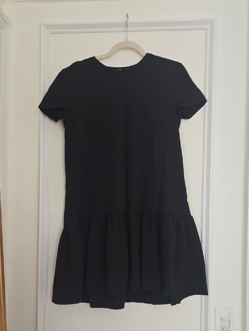 Zara Black Short-Sleeve Ruffle-Hem Dress
